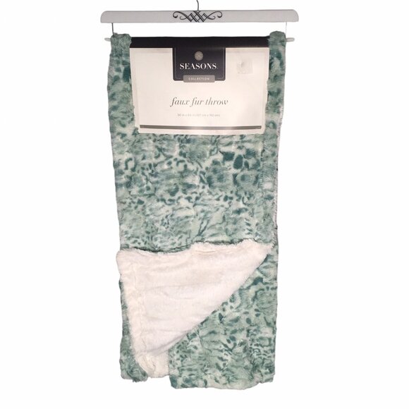 Faux Fur Green White Plush Throw Blanket 50" X 60" Cozy Winter - Picture 3 of 10